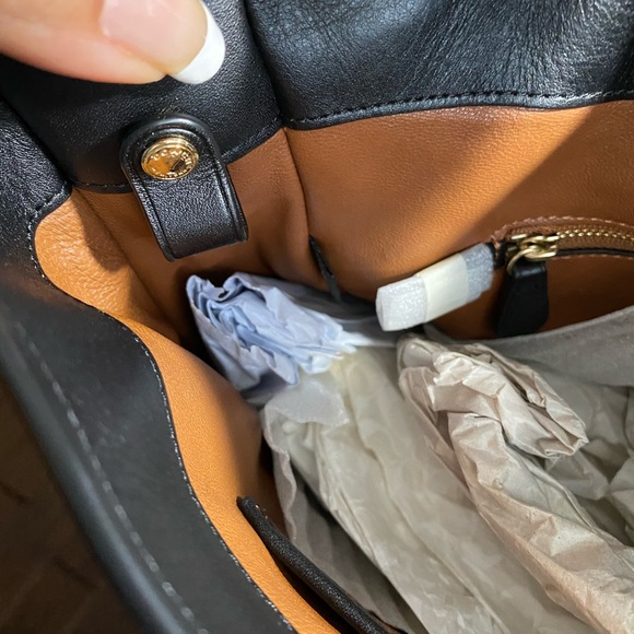 Authentic Coach Nomad Leather - Picture 4 of 15